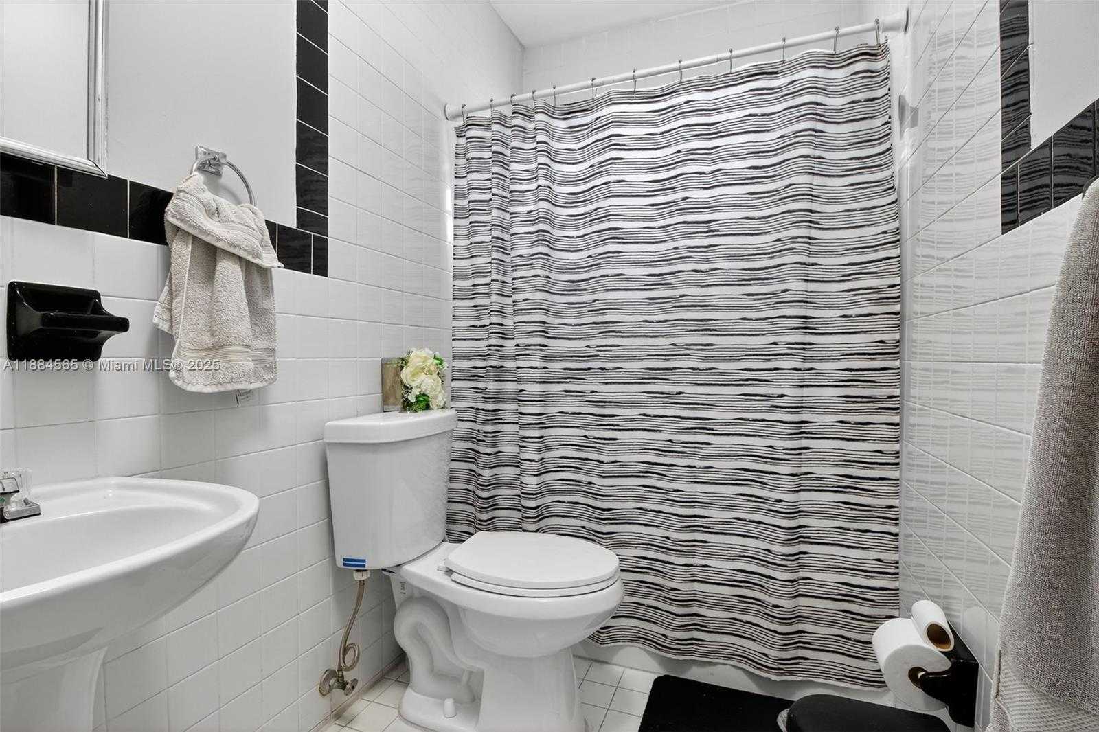 Small Image of 3297 SOUTH WEST 26TH ST, Miami Number 21