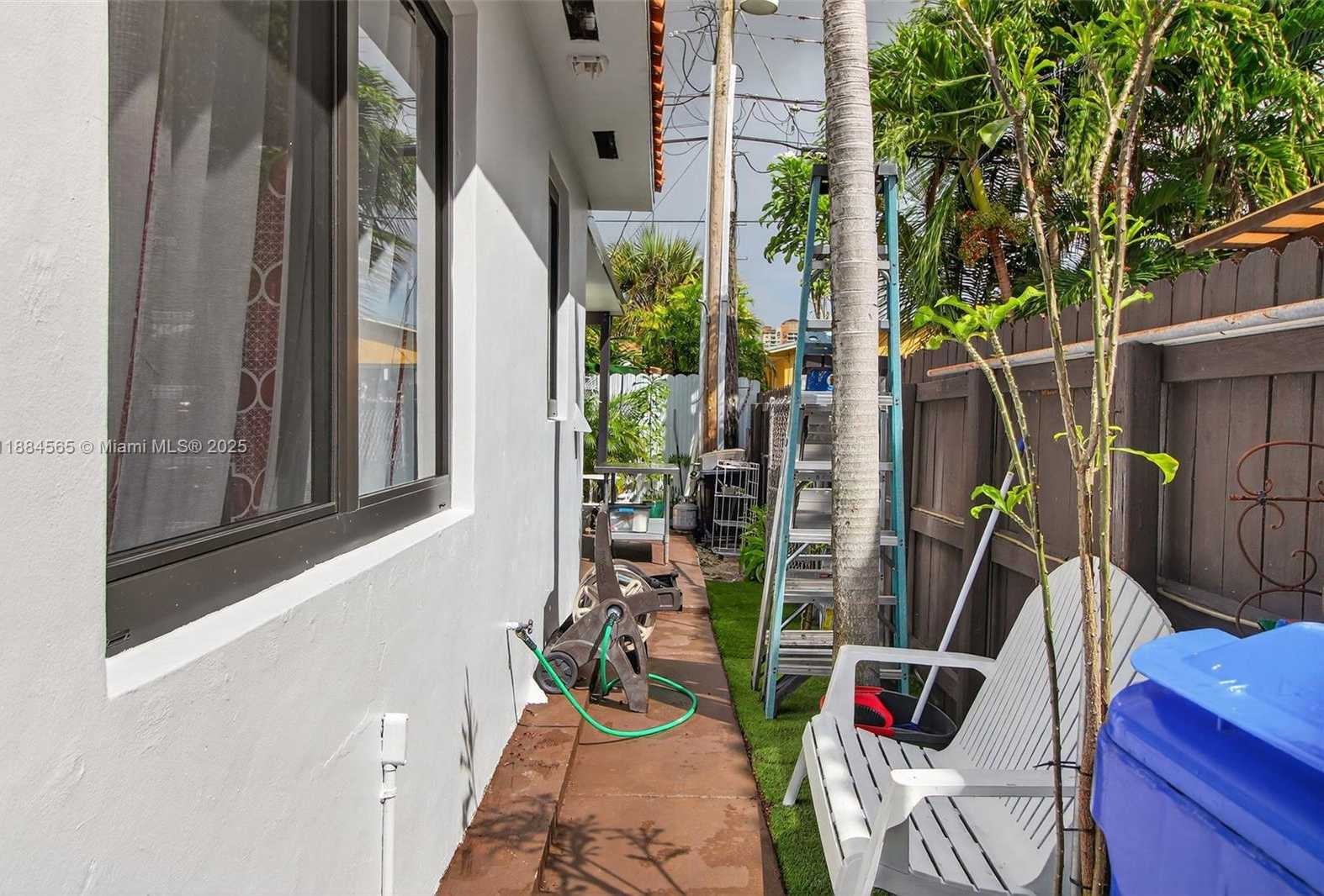 Small Image of 3297 SOUTH WEST 26TH ST, Miami Number 26