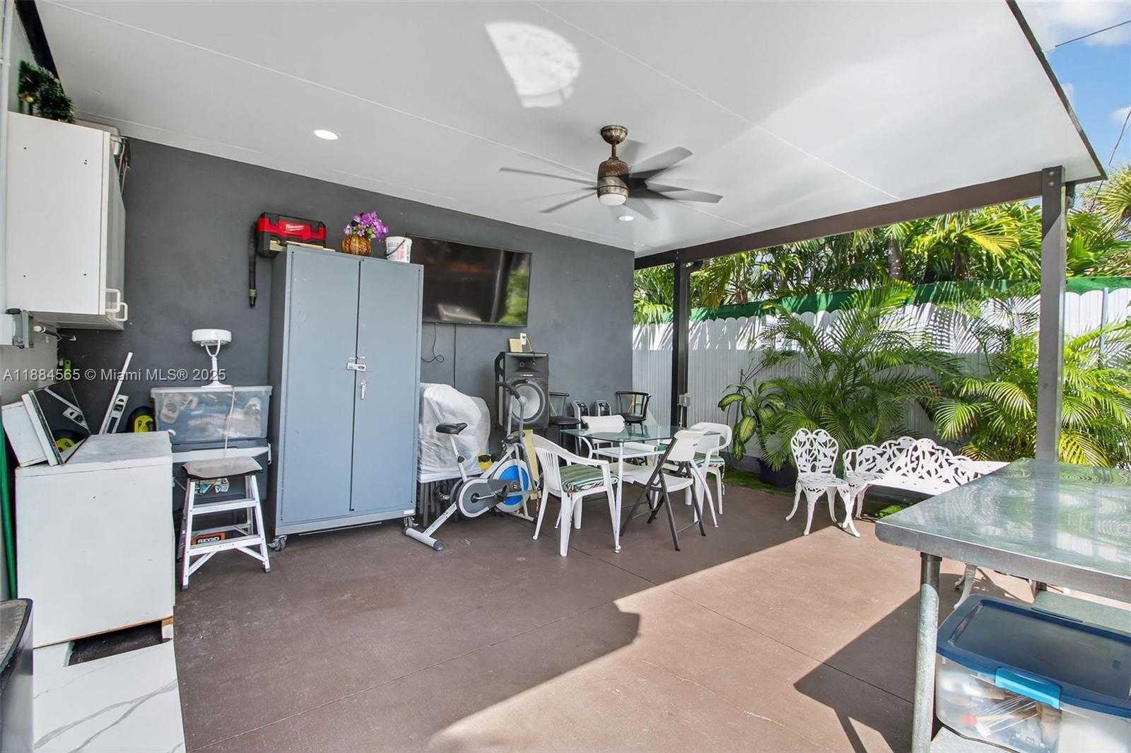 Small Image of 3297 SOUTH WEST 26TH ST, Miami Number 27