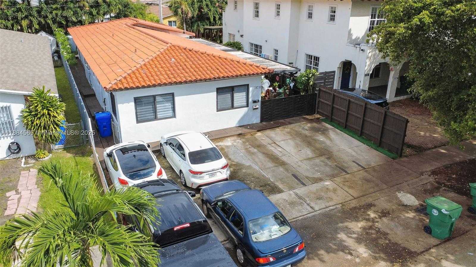 Small Image of 3297 SOUTH WEST 26TH ST, Miami Number 28