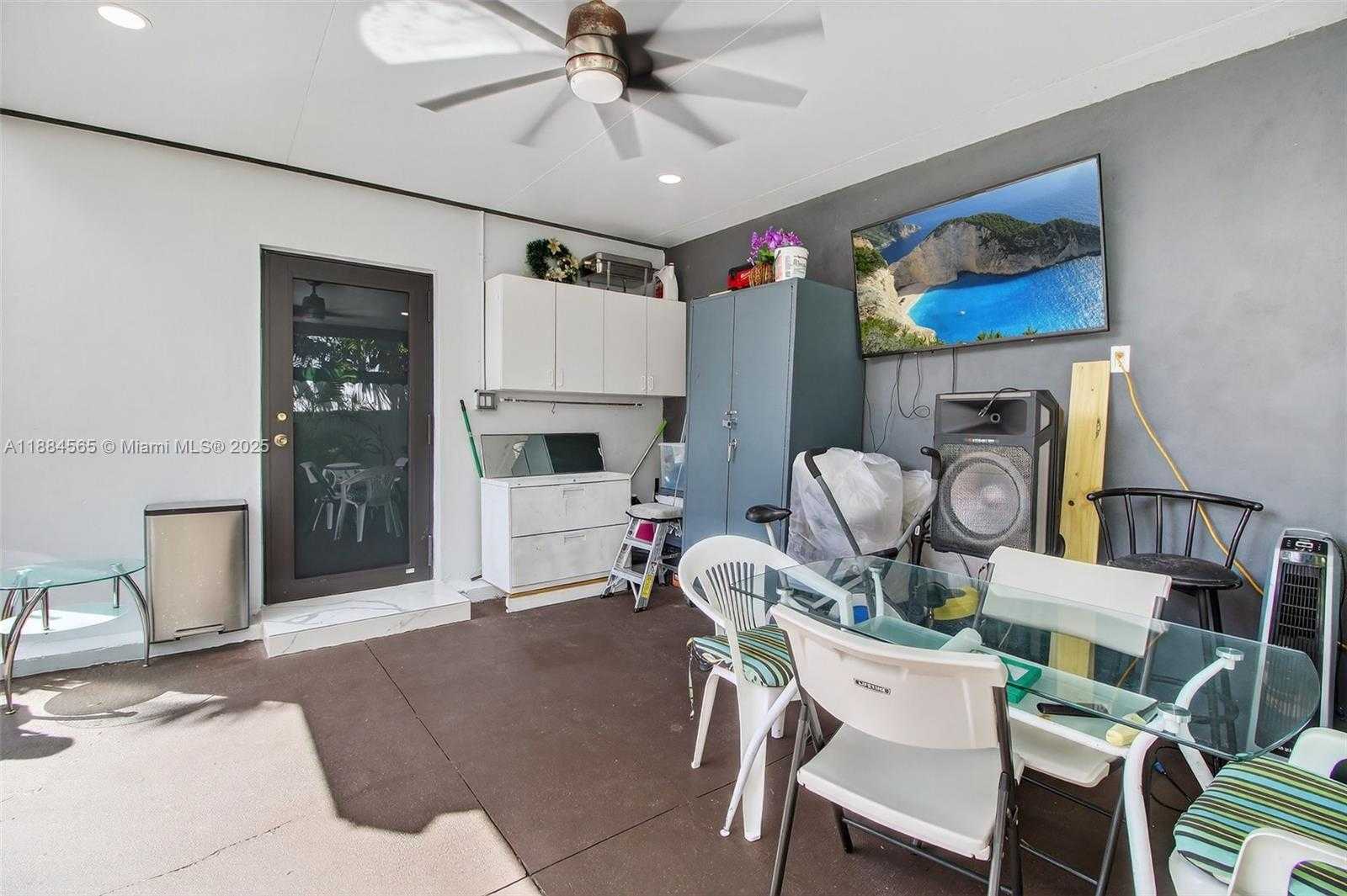 Small Image of 3297 SOUTH WEST 26TH ST, Miami Number 29