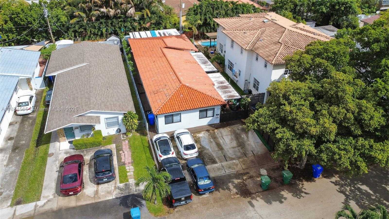 Small Image of 3297 SOUTH WEST 26TH ST, Miami Number 33