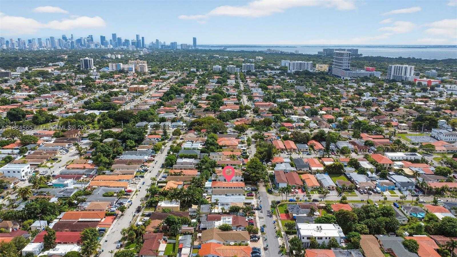 Small Image of 3297 SOUTH WEST 26TH ST, Miami Number 35