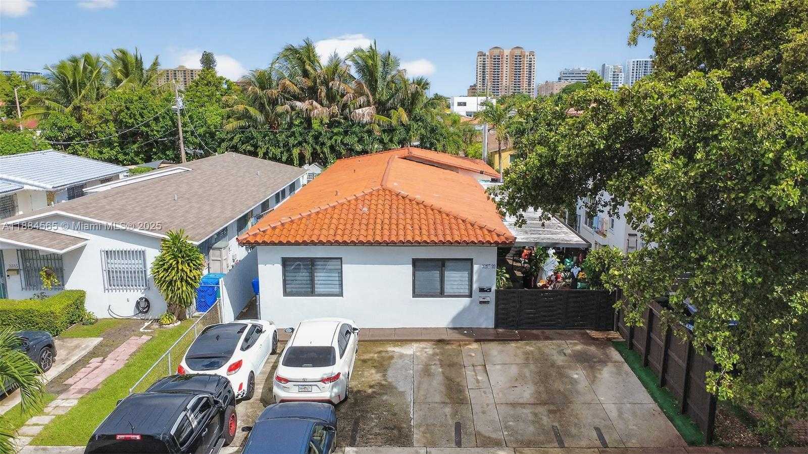 Small Image of 3297 SOUTH WEST 26TH ST, Miami Number 38