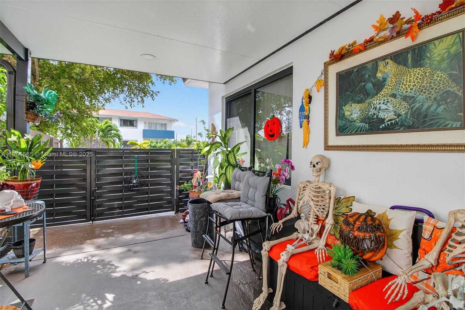 Small Image of 3297 SOUTH WEST 26TH ST, Miami Number 4