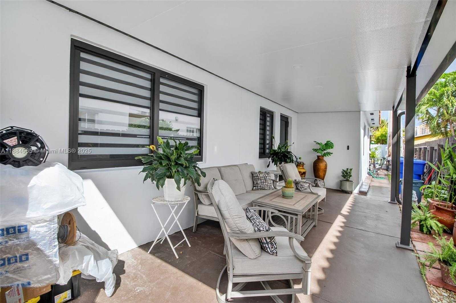 Small Image of 3297 SOUTH WEST 26TH ST, Miami Number 6