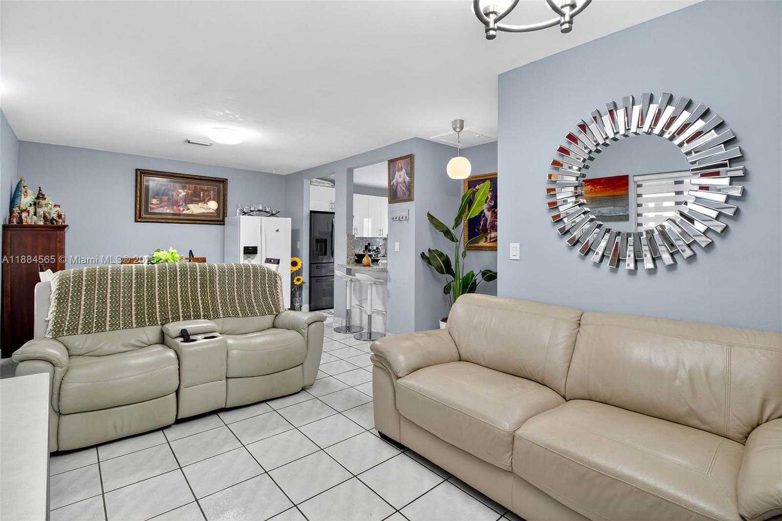 Small Image of 3297 SOUTH WEST 26TH ST, Miami Number 8