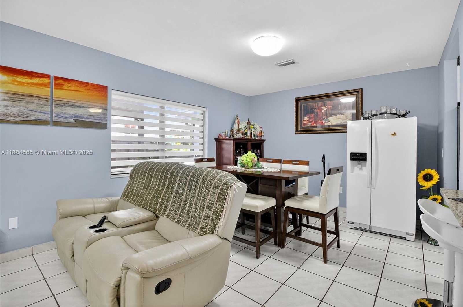 Small Image of 3297 SOUTH WEST 26TH ST, Miami Number 9