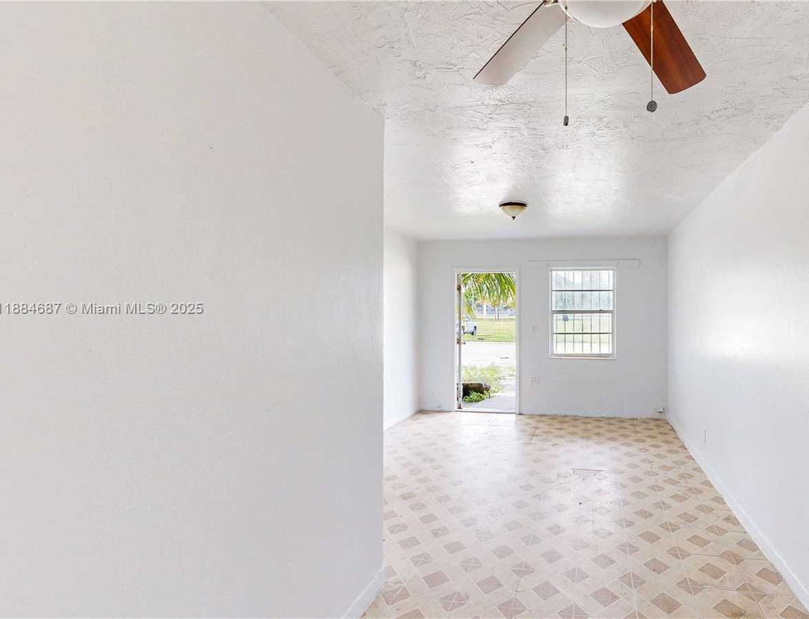 Small Image of 1478 NORTH WEST 2ND AVE, Florida City Number 14