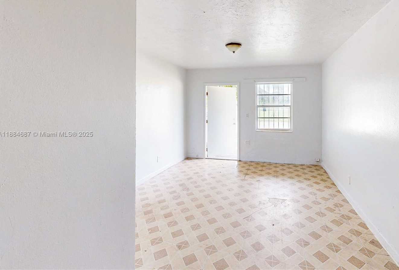 Small Image of 1478 NORTH WEST 2ND AVE, Florida City Number 15