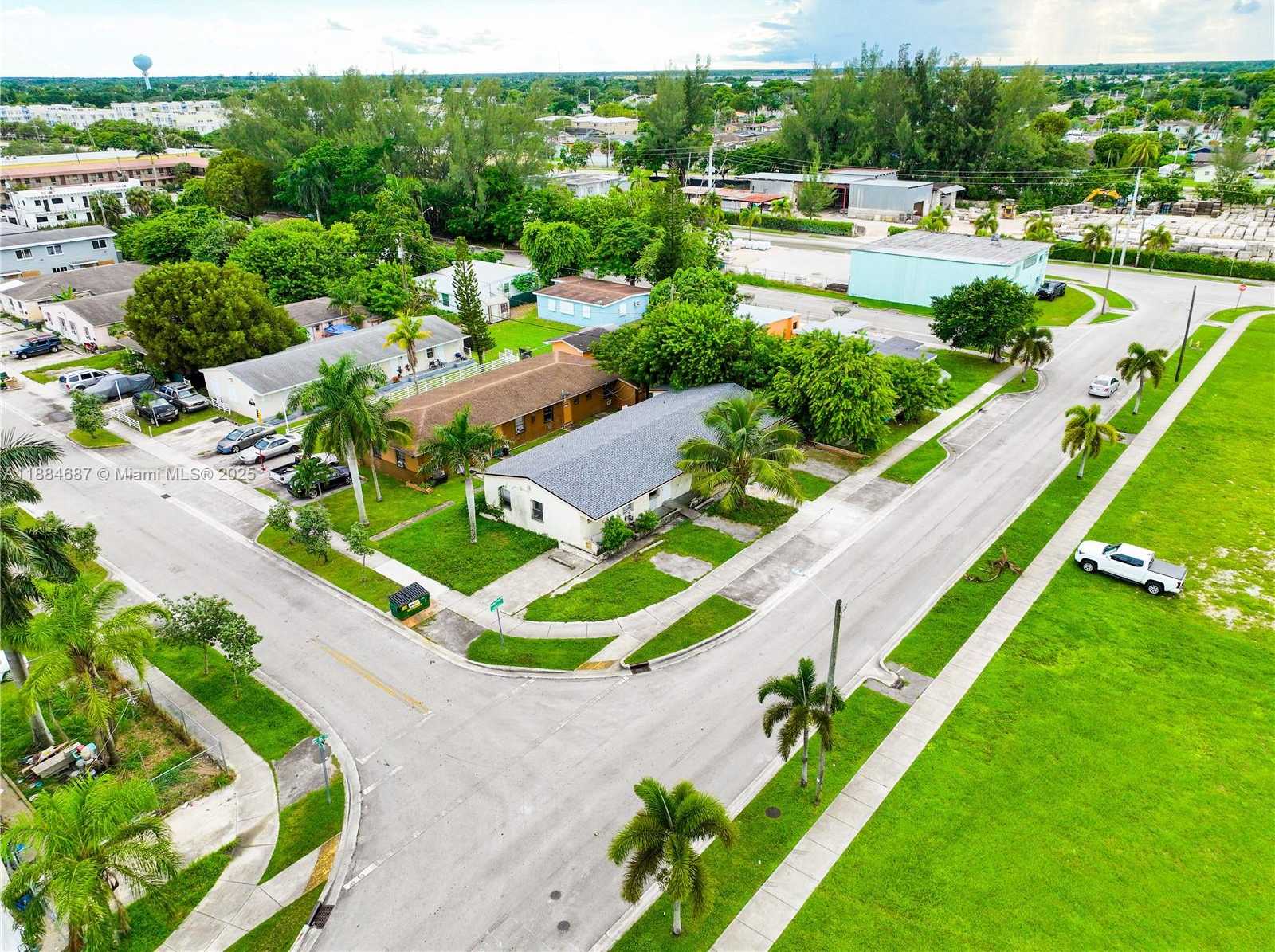 Small Image of 1478 NORTH WEST 2ND AVE, Florida City Number 49
