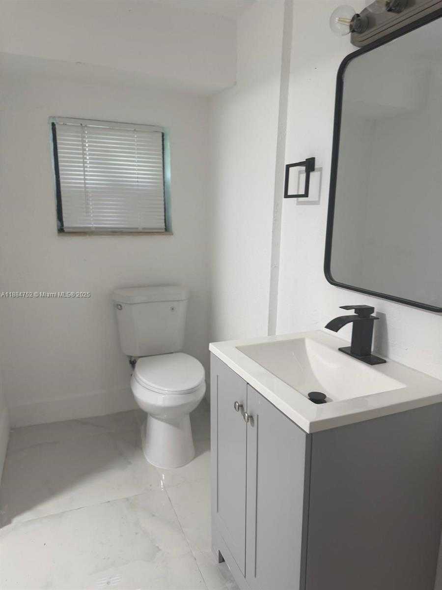 Small Image of 1613 NORTH WEST 45TH ST, Miami Number 13