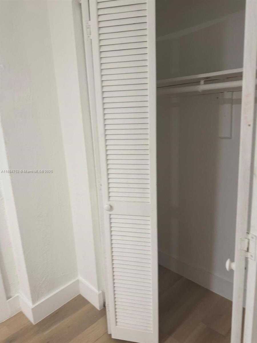 Small Image of 1613 NORTH WEST 45TH ST, Miami Number 14