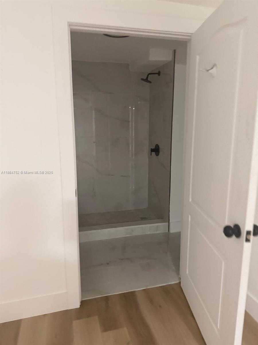 Small Image of 1613 NORTH WEST 45TH ST, Miami Number 15