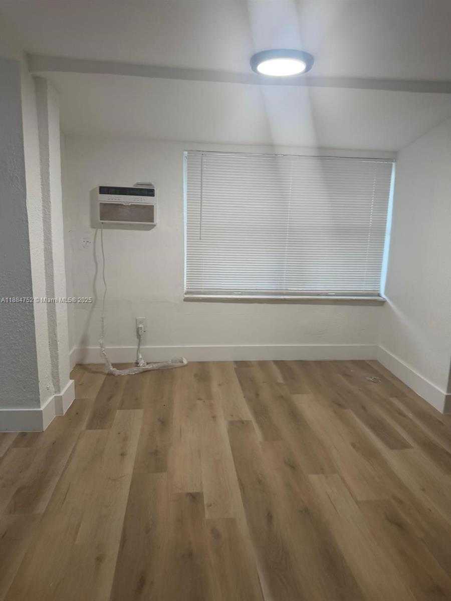 Small Image of 1613 NORTH WEST 45TH ST, Miami Number 19