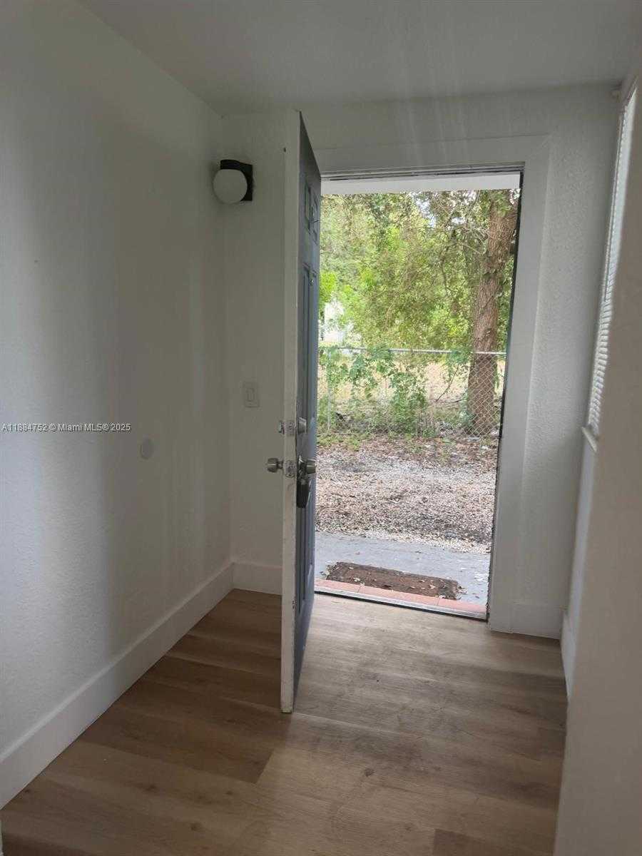 Small Image of 1613 NORTH WEST 45TH ST, Miami Number 2
