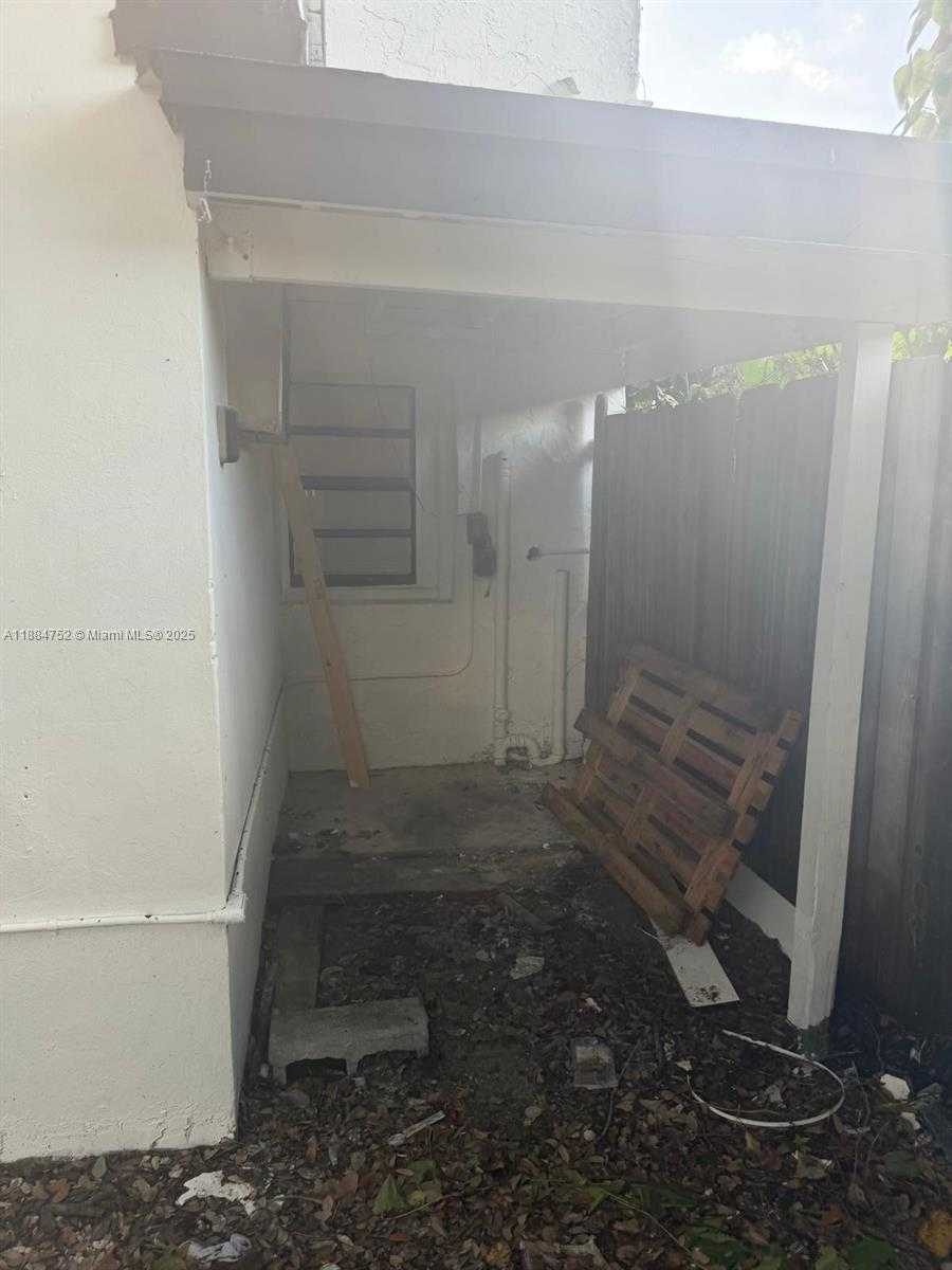 Small Image of 1613 NORTH WEST 45TH ST, Miami Number 23
