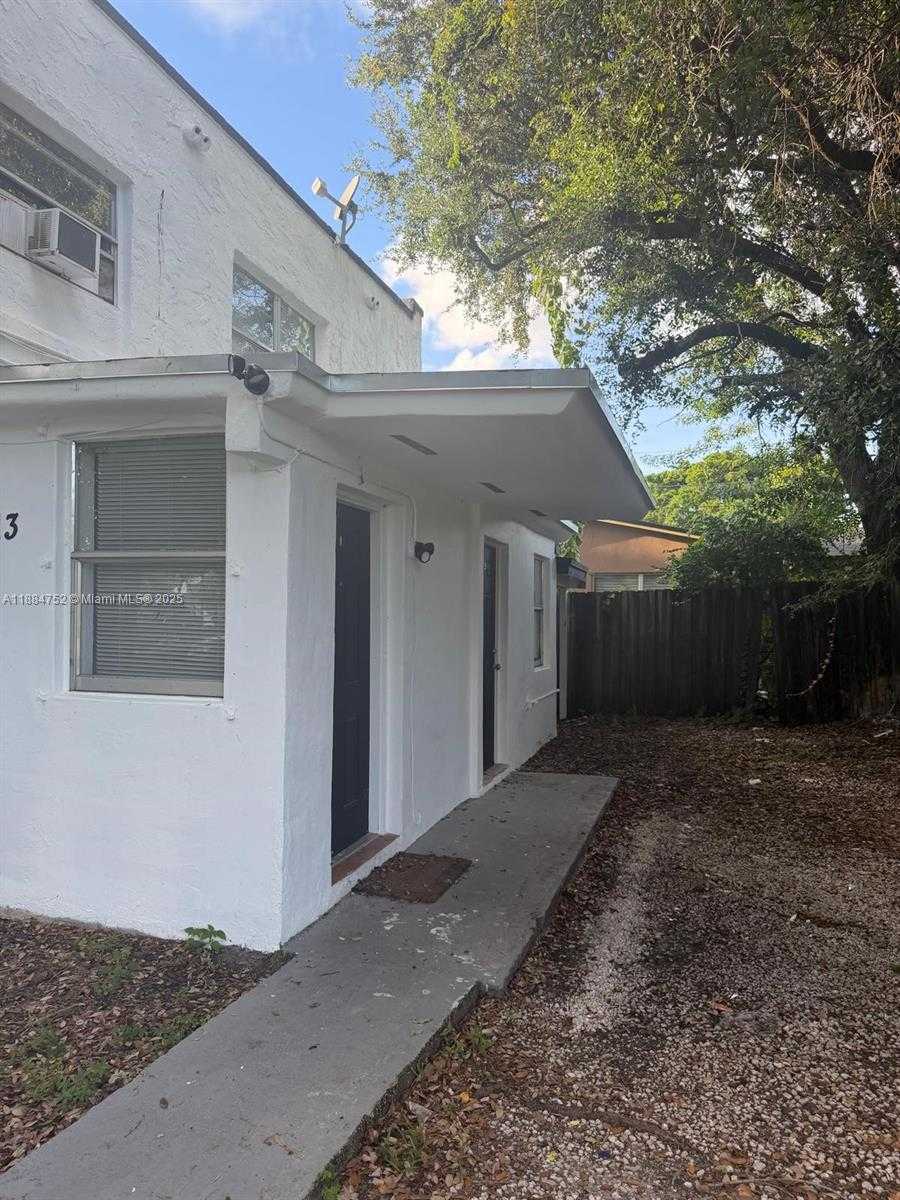 Small Image of 1613 NORTH WEST 45TH ST, Miami Number 3