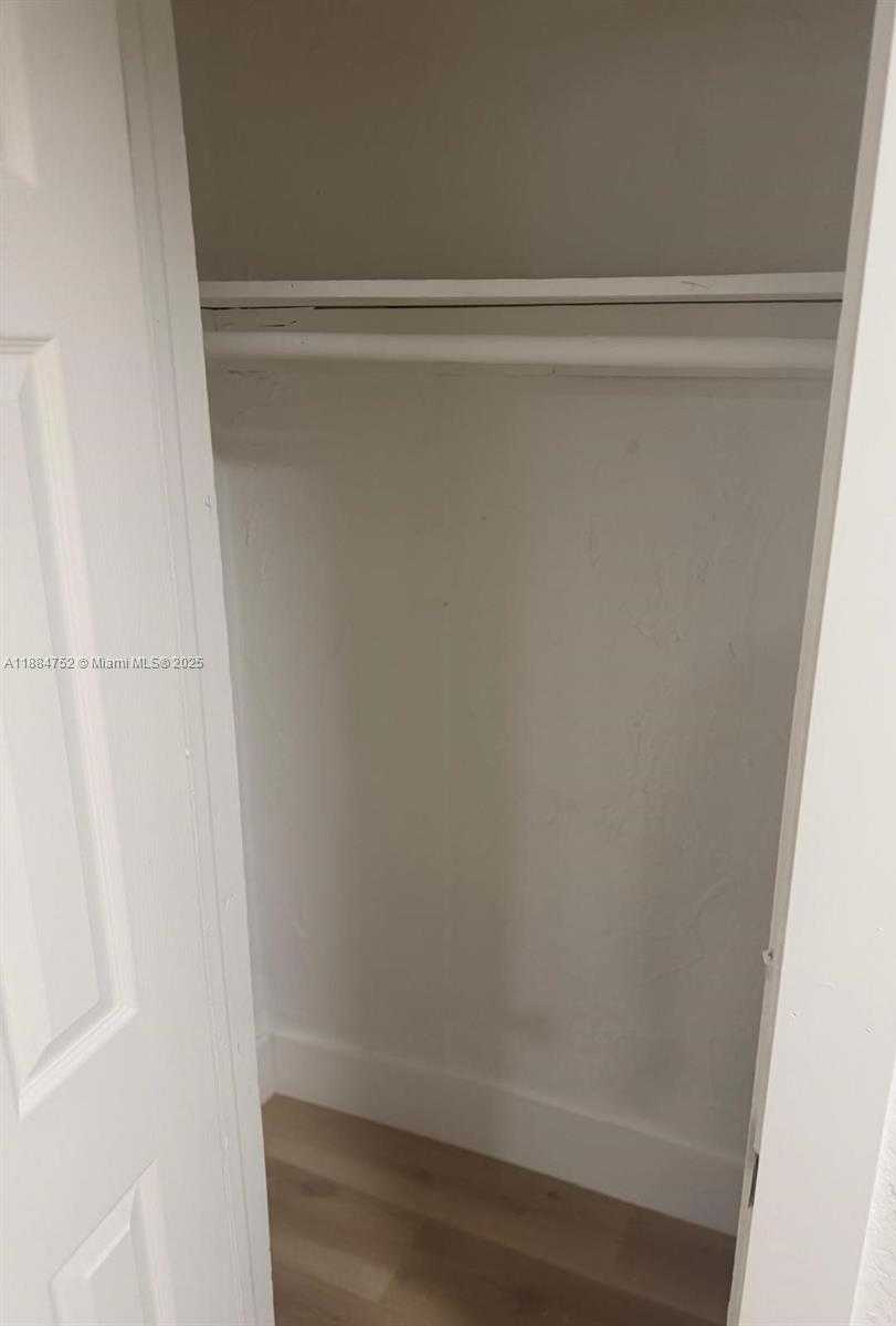 Small Image of 1613 NORTH WEST 45TH ST, Miami Number 7