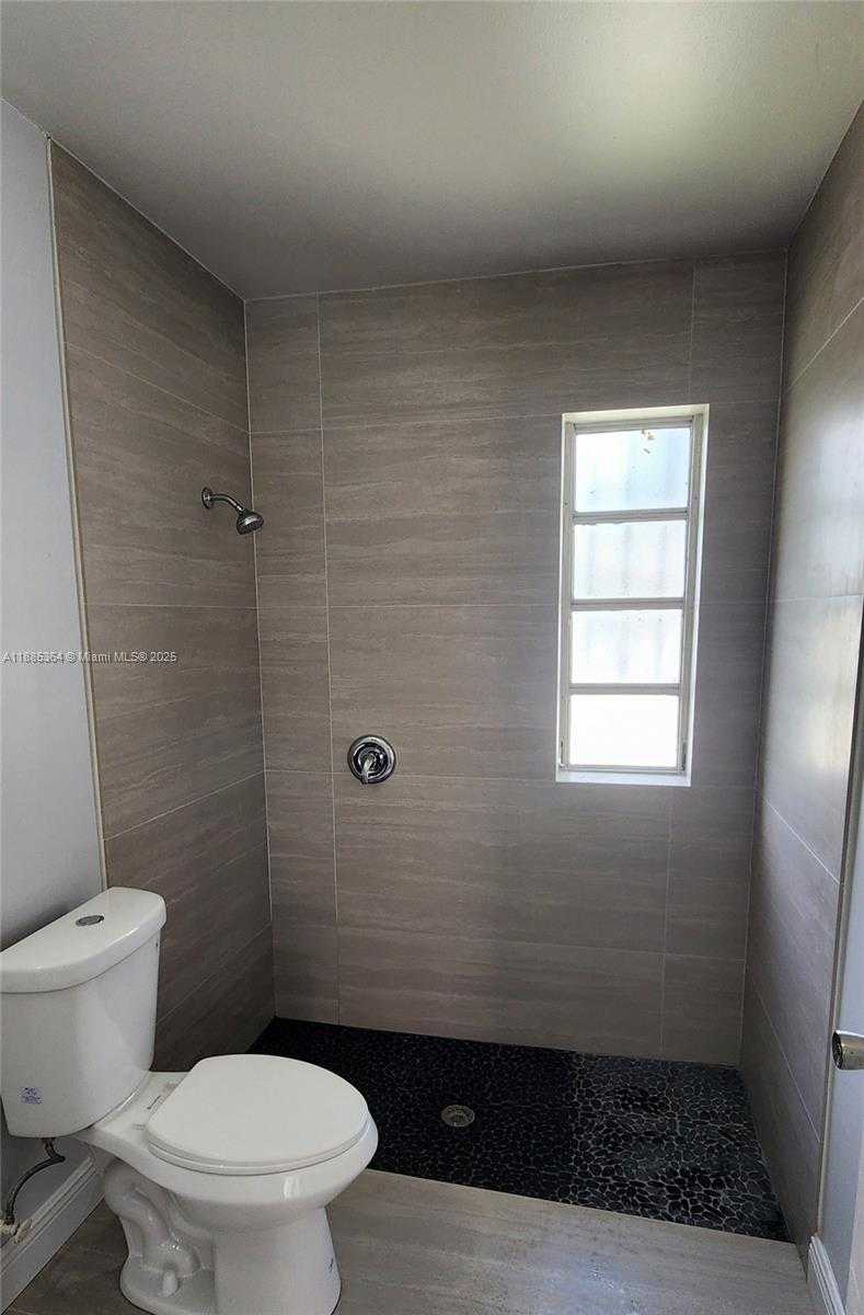 Small Image of 405 NORTH WEST 64TH ST, Miami Number 28