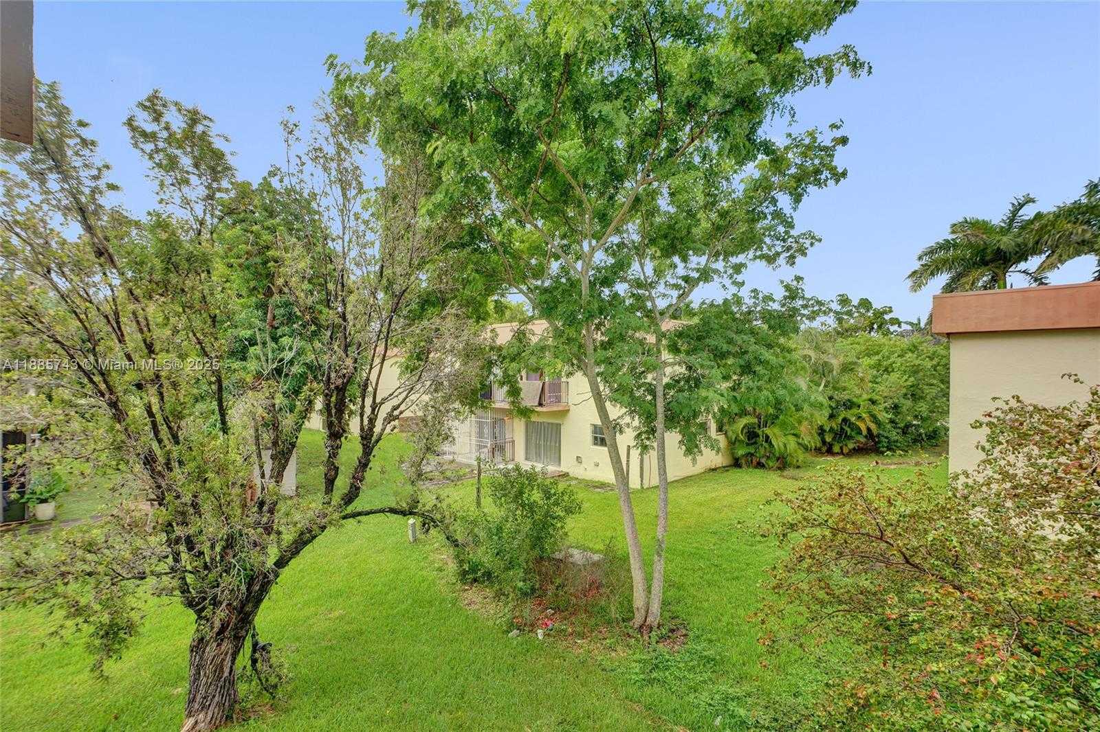 Small Image of 13980 NORTH EAST 2ND CT #4, Miami Number 24