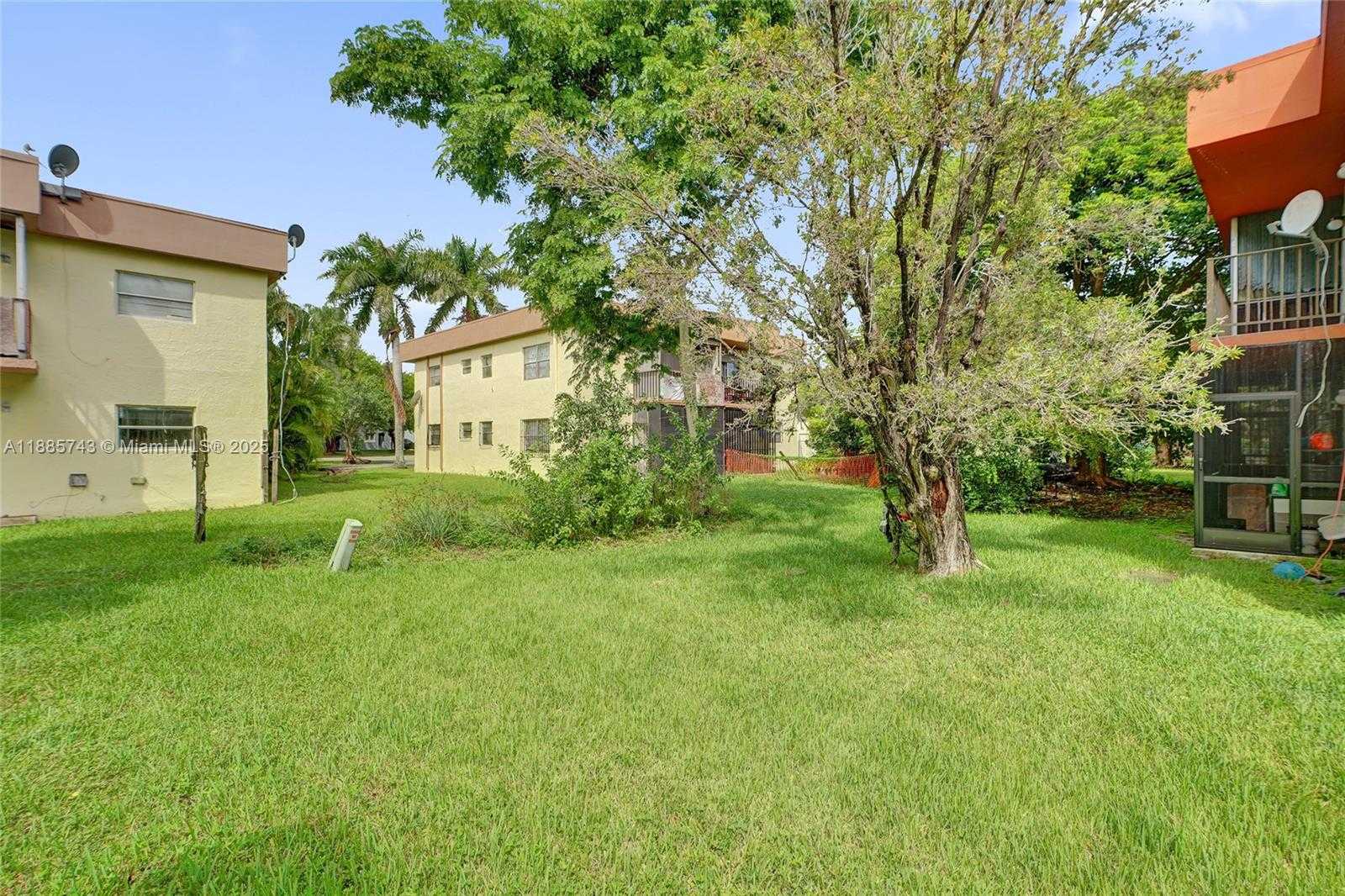 Small Image of 13980 NORTH EAST 2ND CT #4, Miami Number 25