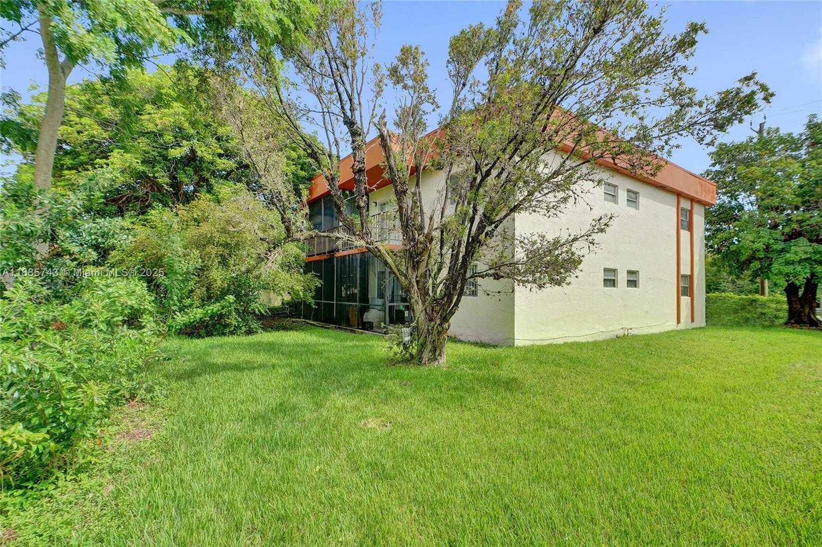 Small Image of 13980 NORTH EAST 2ND CT #4, Miami Number 26