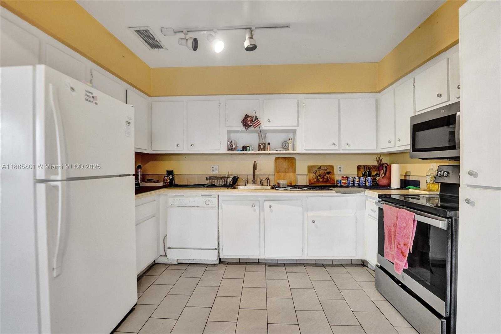 Small Image of 901 NORTH EAST 39TH ST #2, Oakland Park Number 35