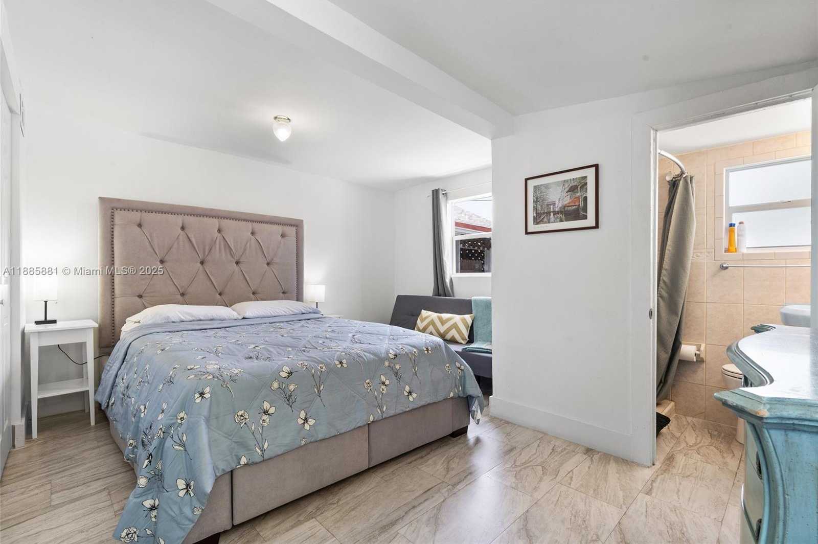 Small Image of 2946 SOUTH WEST 26TH ST, Miami Number 28