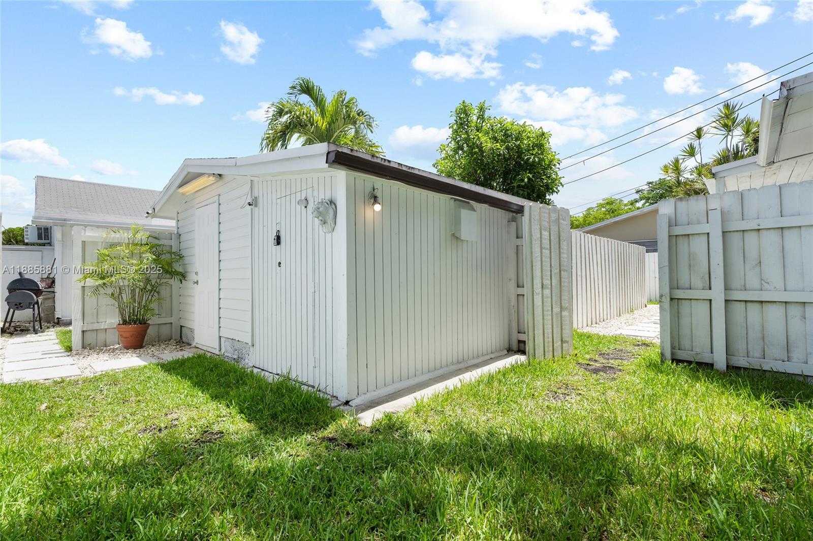 Small Image of 2946 SOUTH WEST 26TH ST, Miami Number 31