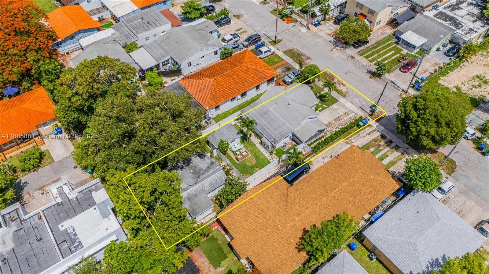 Small Image of 2946 SOUTH WEST 26TH ST, Miami Number 5