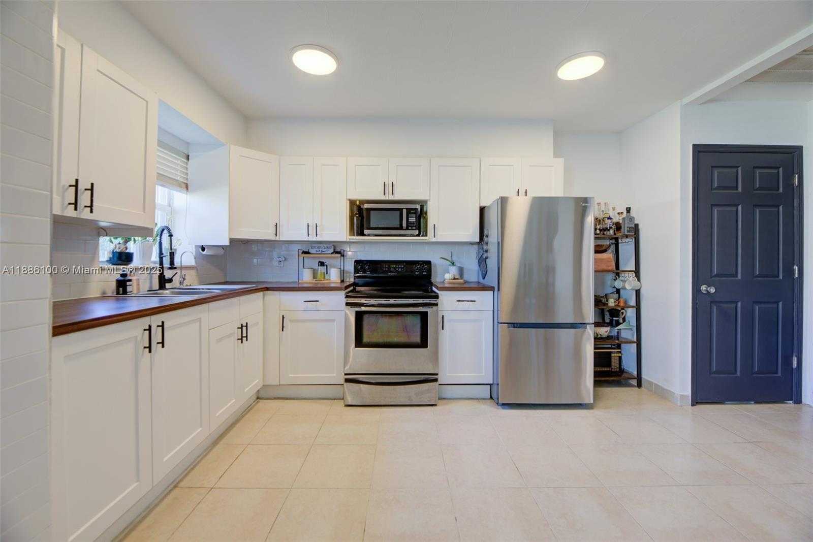 Small Image of 2235 COOLIDGE ST #2, Hollywood Number 13