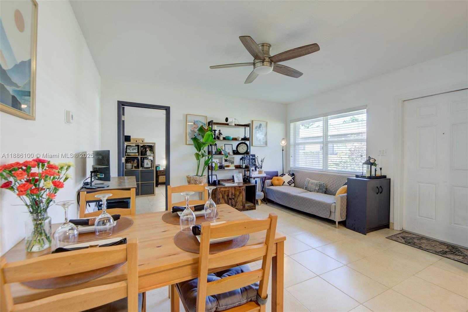 Small Image of 2235 COOLIDGE ST #2, Hollywood Number 14