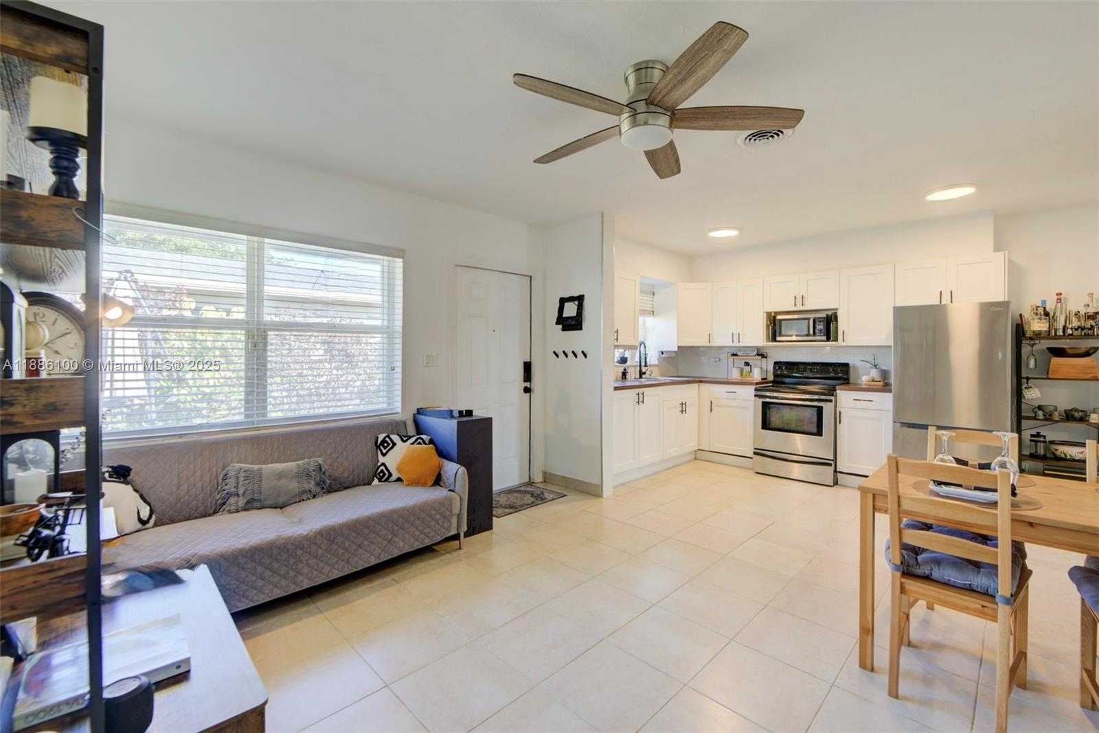 Small Image of 2235 COOLIDGE ST #2, Hollywood Number 17