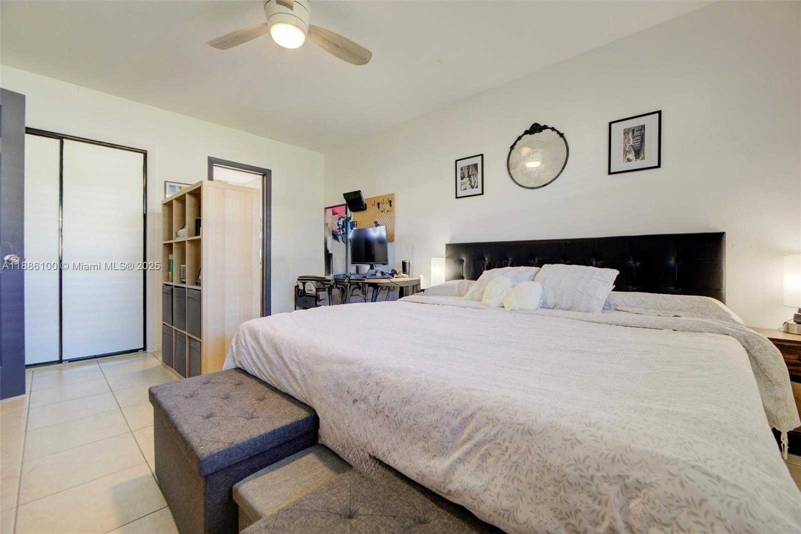 Small Image of 2235 COOLIDGE ST #2, Hollywood Number 19