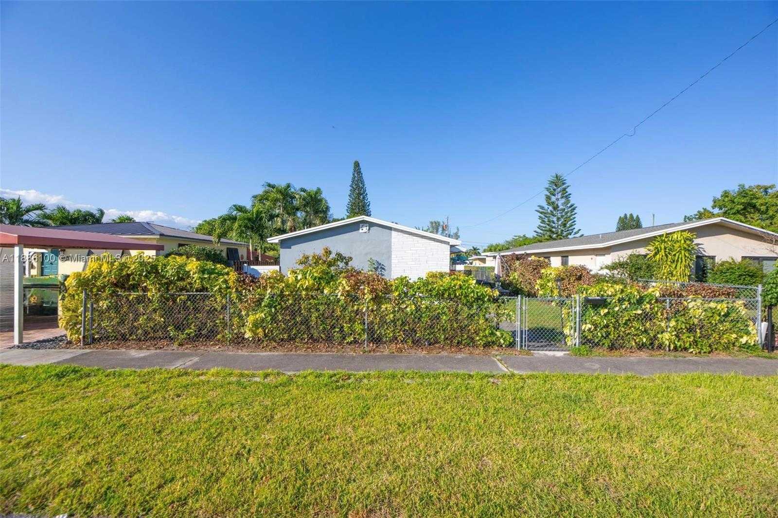 Small Image of 2235 COOLIDGE ST #2, Hollywood Number 2