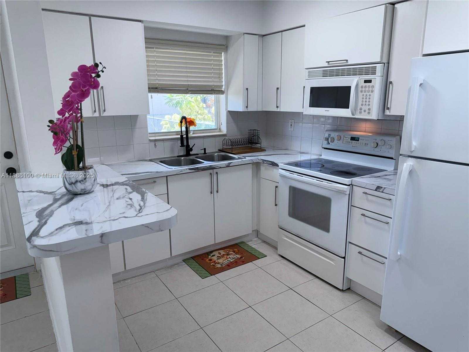 Small Image of 2235 COOLIDGE ST #2, Hollywood Number 25