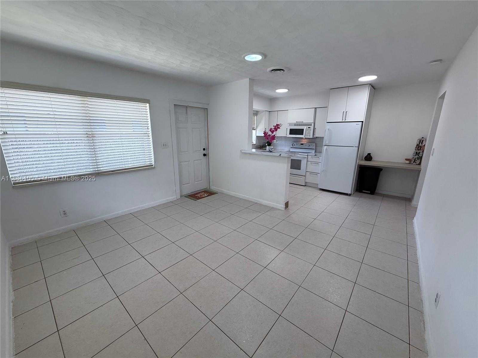 Small Image of 2235 COOLIDGE ST #2, Hollywood Number 28