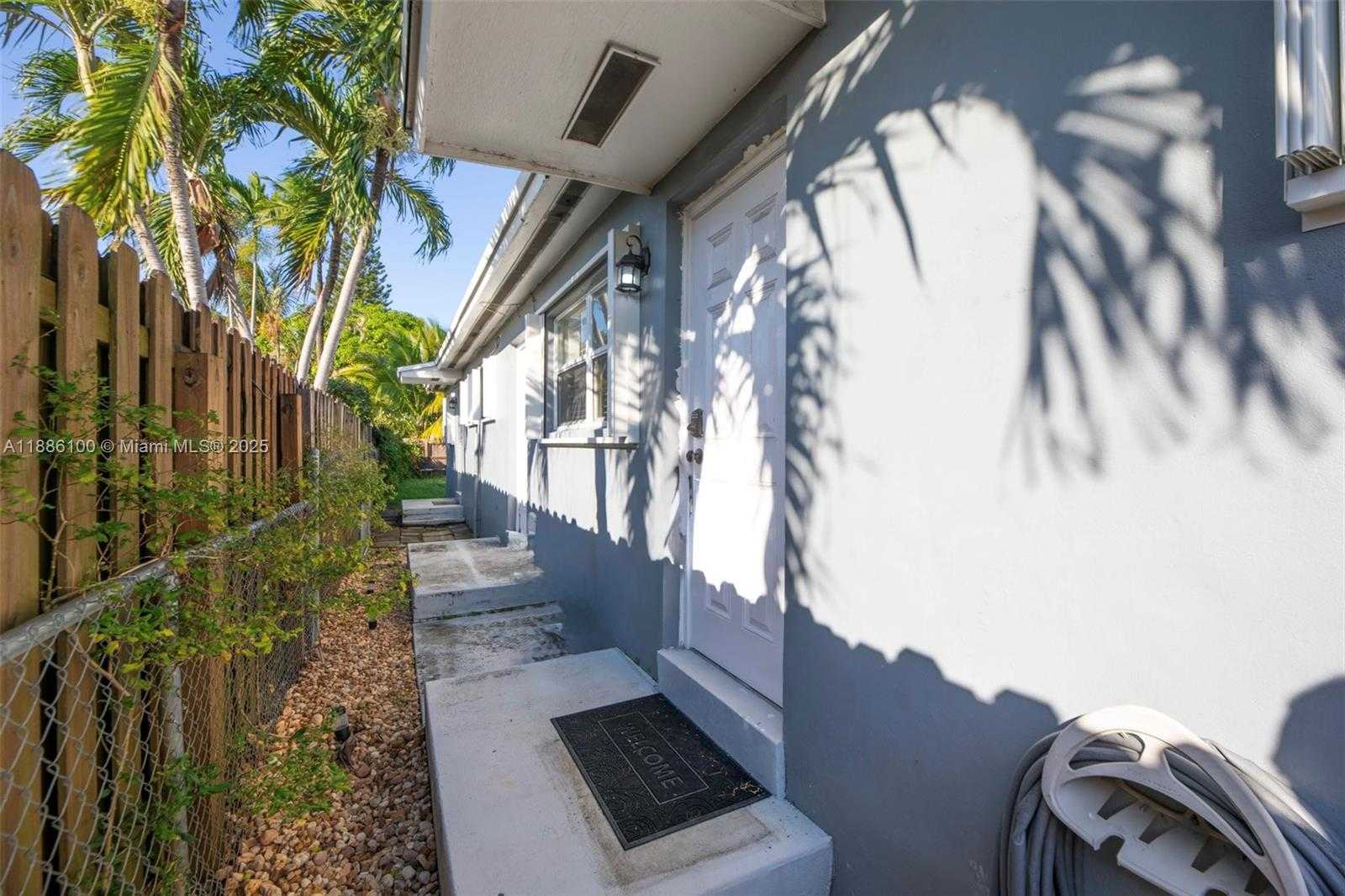 Small Image of 2235 COOLIDGE ST #2, Hollywood Number 30