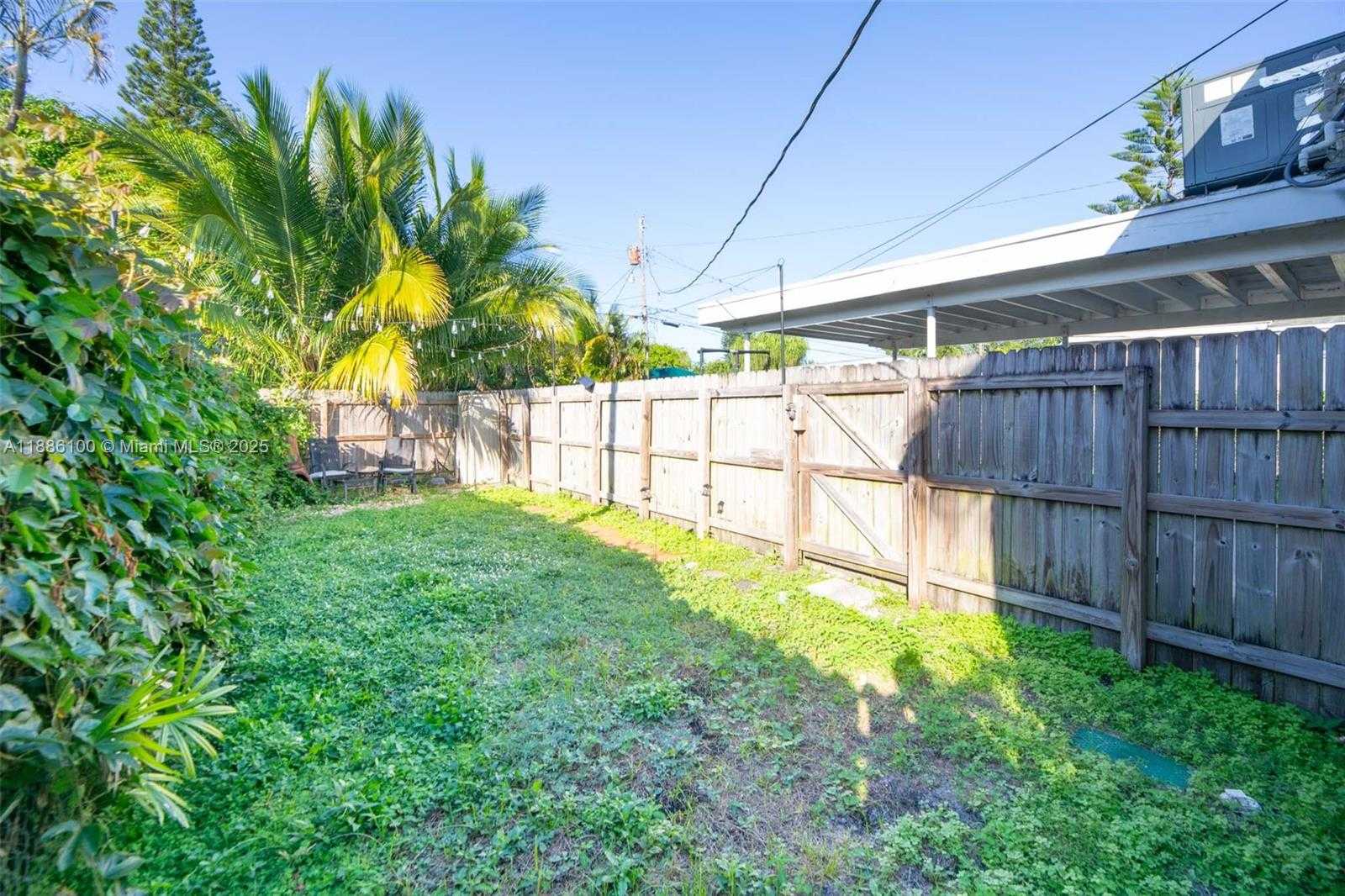 Small Image of 2235 COOLIDGE ST #2, Hollywood Number 32