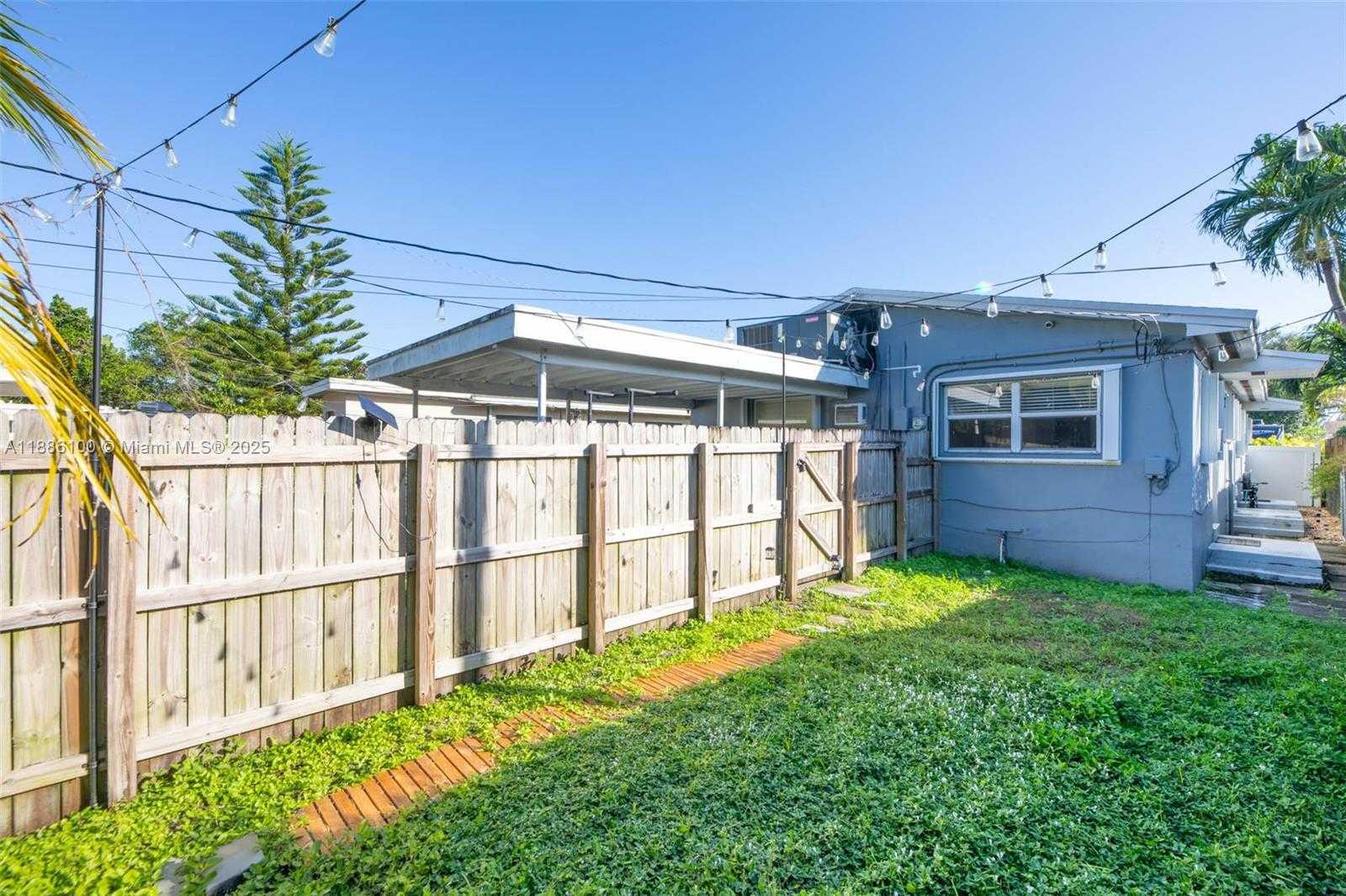 Small Image of 2235 COOLIDGE ST #2, Hollywood Number 33