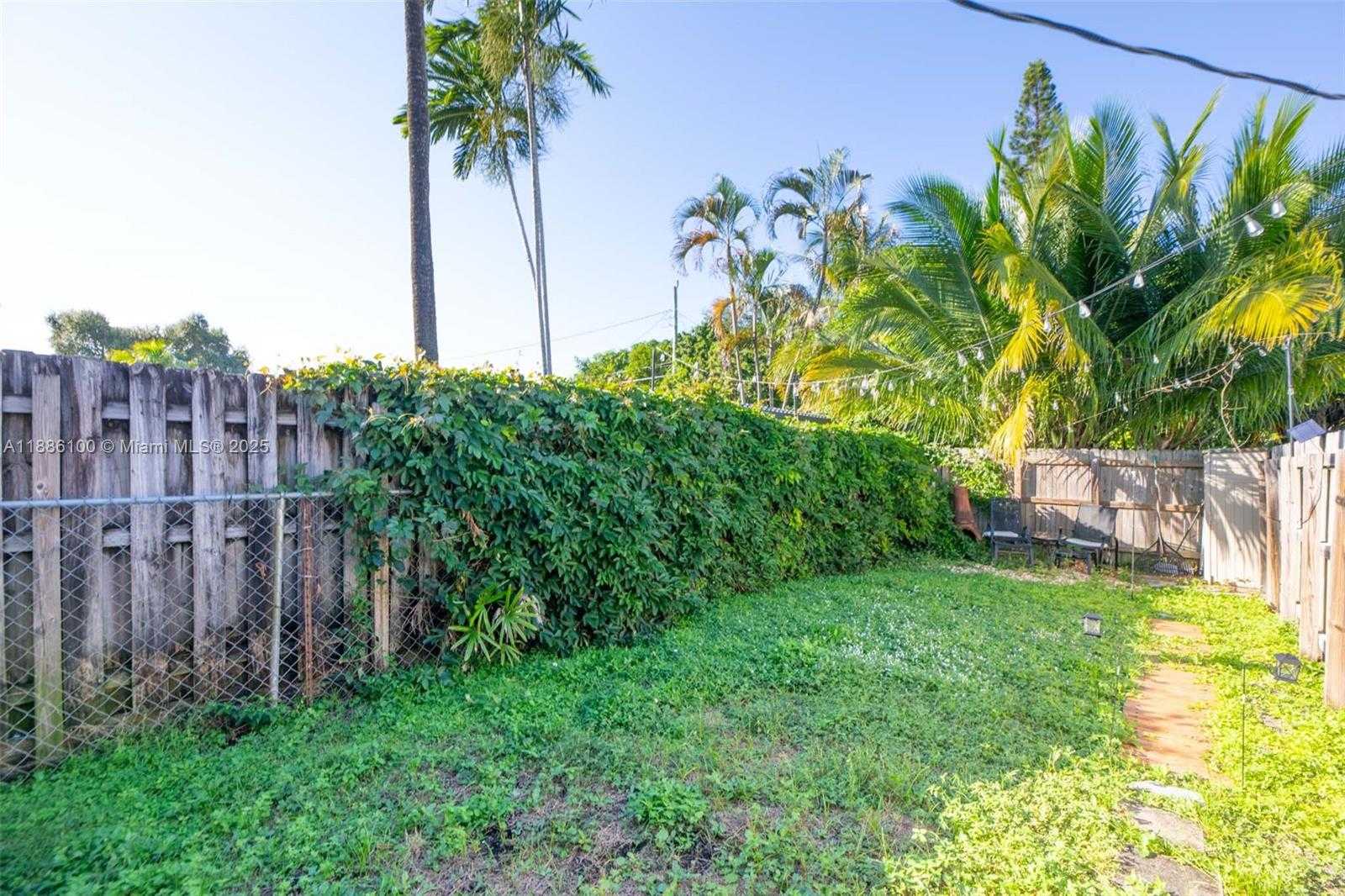 Small Image of 2235 COOLIDGE ST #2, Hollywood Number 34