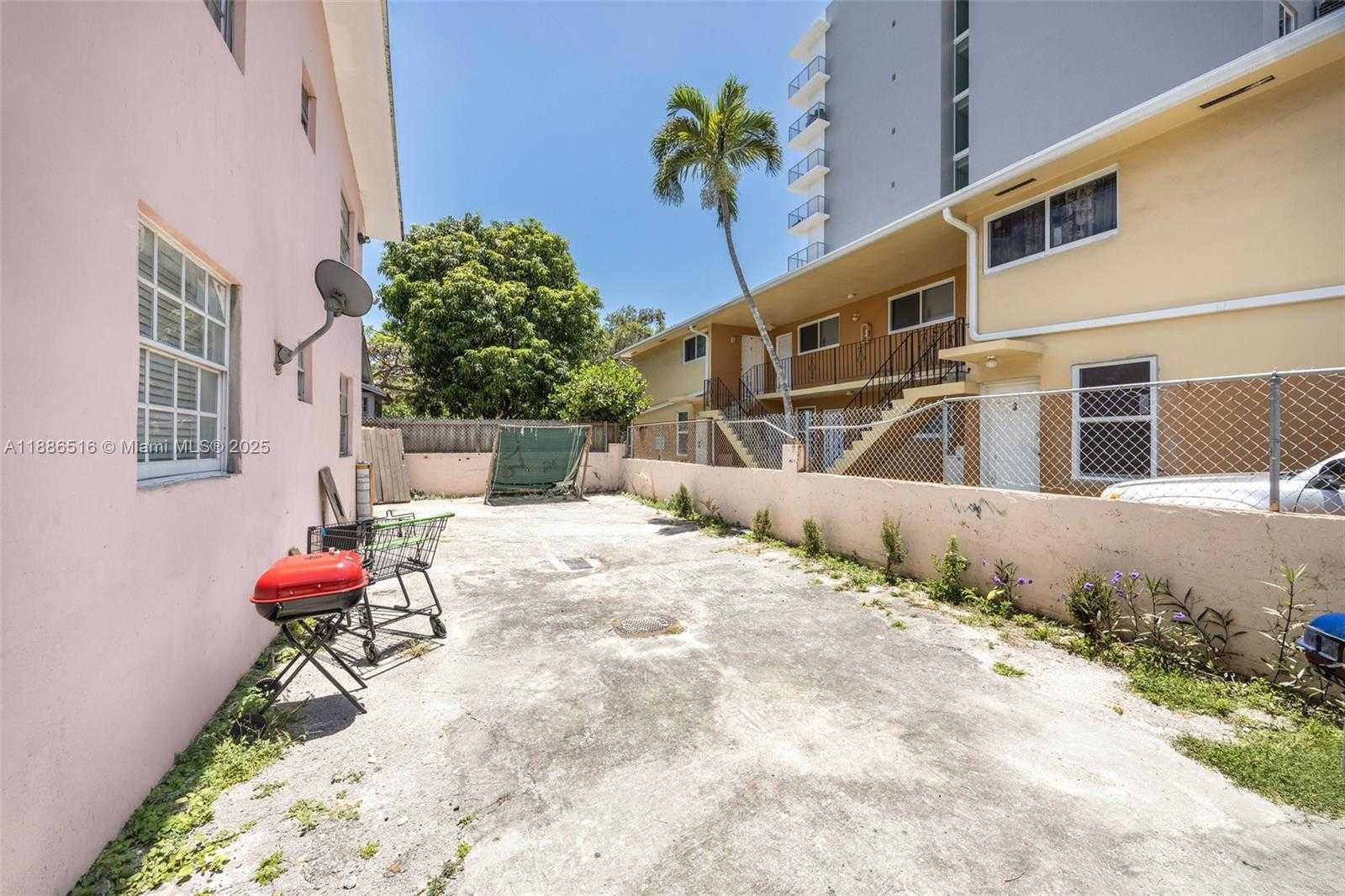 Small Image of 212 NORTH WEST 7TH AVE #4, Miami Number 16