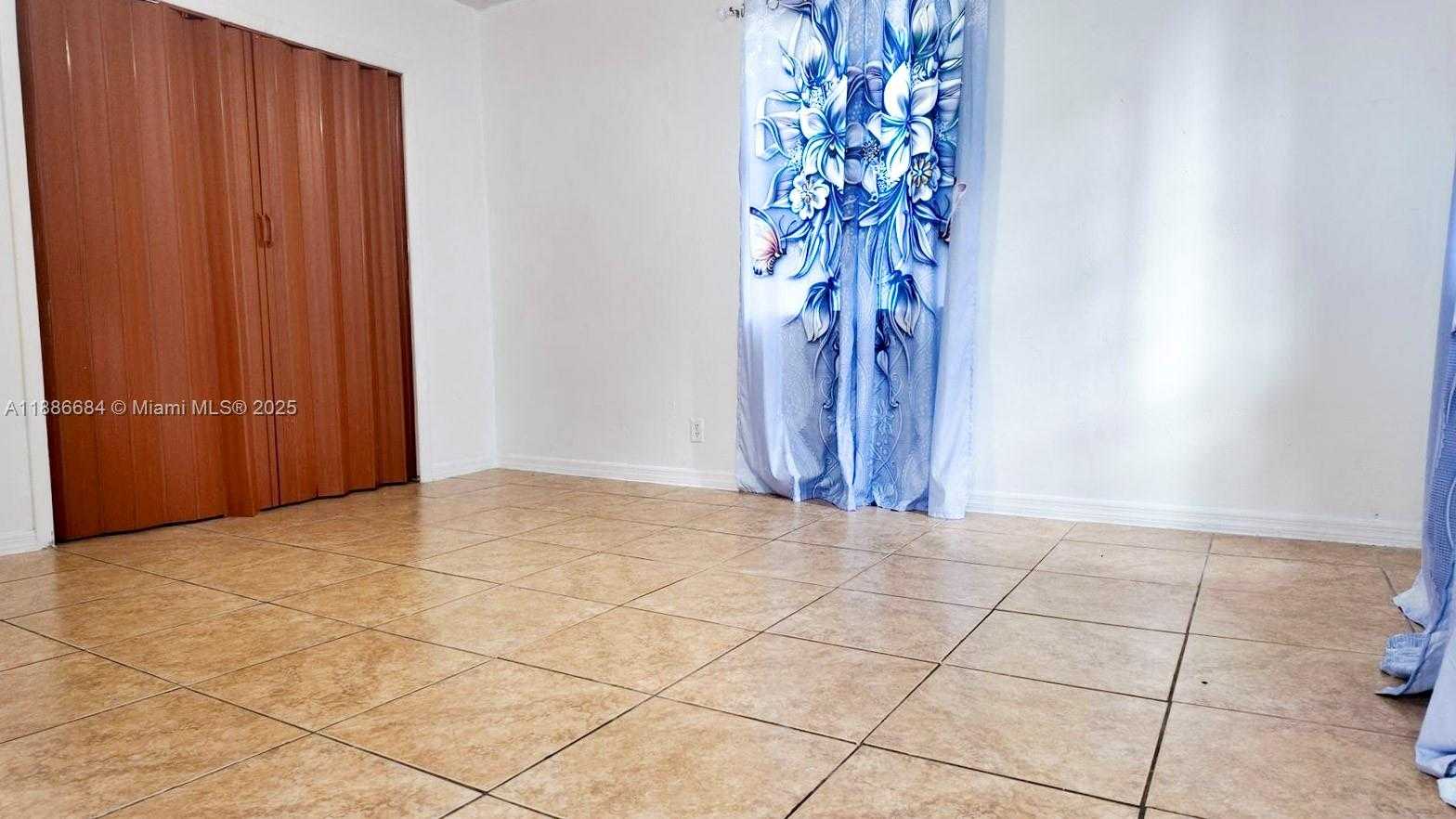 Small Image of 2367 NORTH WEST 82ND ST, Miami Number 10