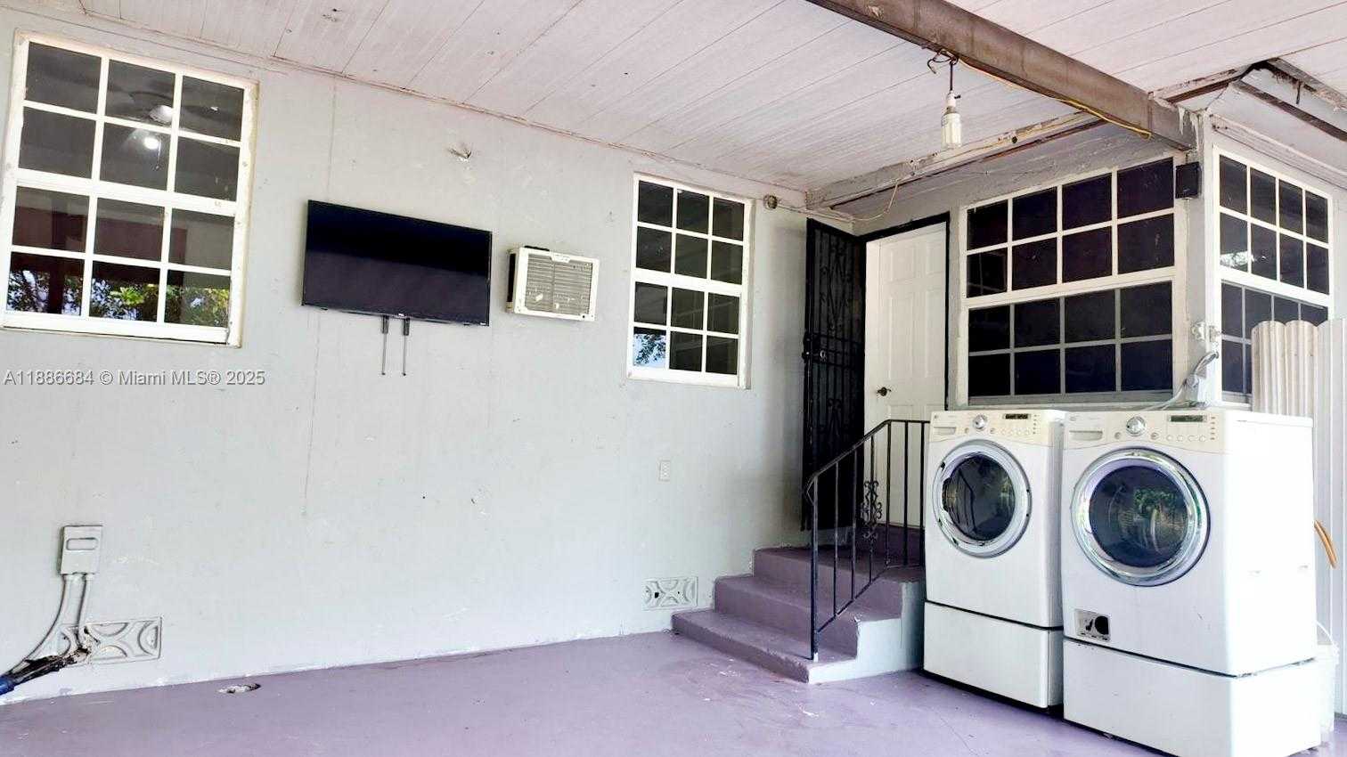 Small Image of 2367 NORTH WEST 82ND ST, Miami Number 11