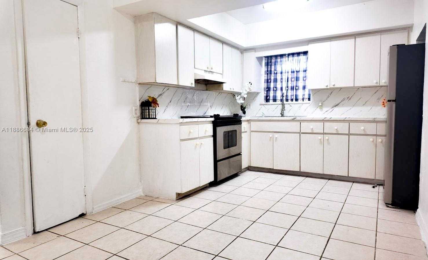 Small Image of 2367 NORTH WEST 82ND ST, Miami Number 5