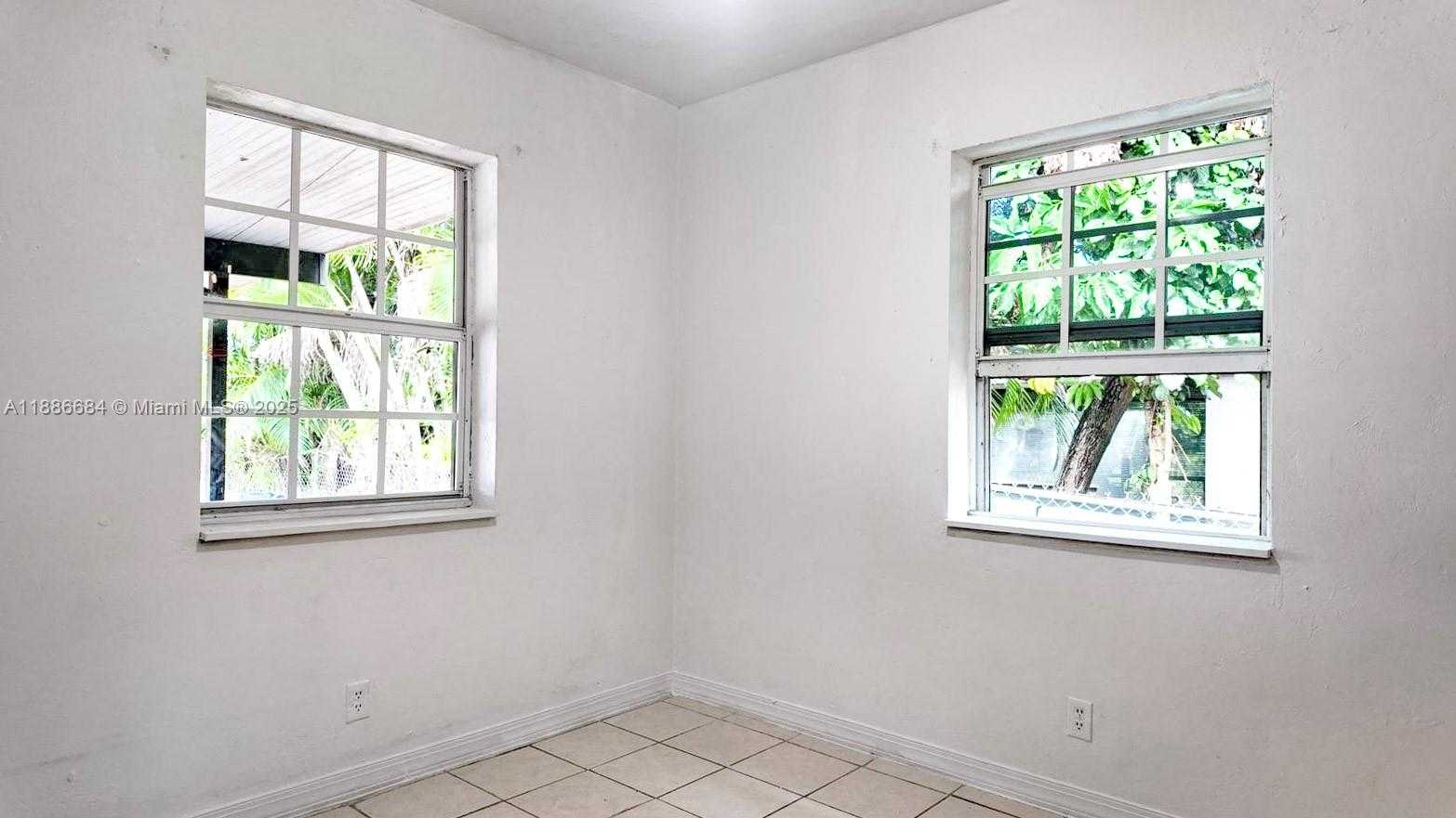 Small Image of 2367 NORTH WEST 82ND ST, Miami Number 7