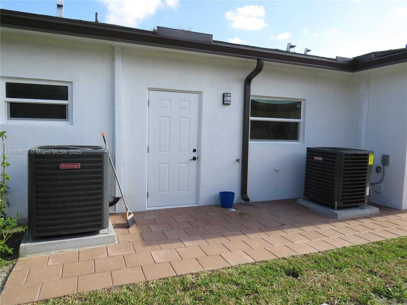 Small Image of 1671 SOUTH WEST 44TH TER #2, Fort Lauderdale Number 10