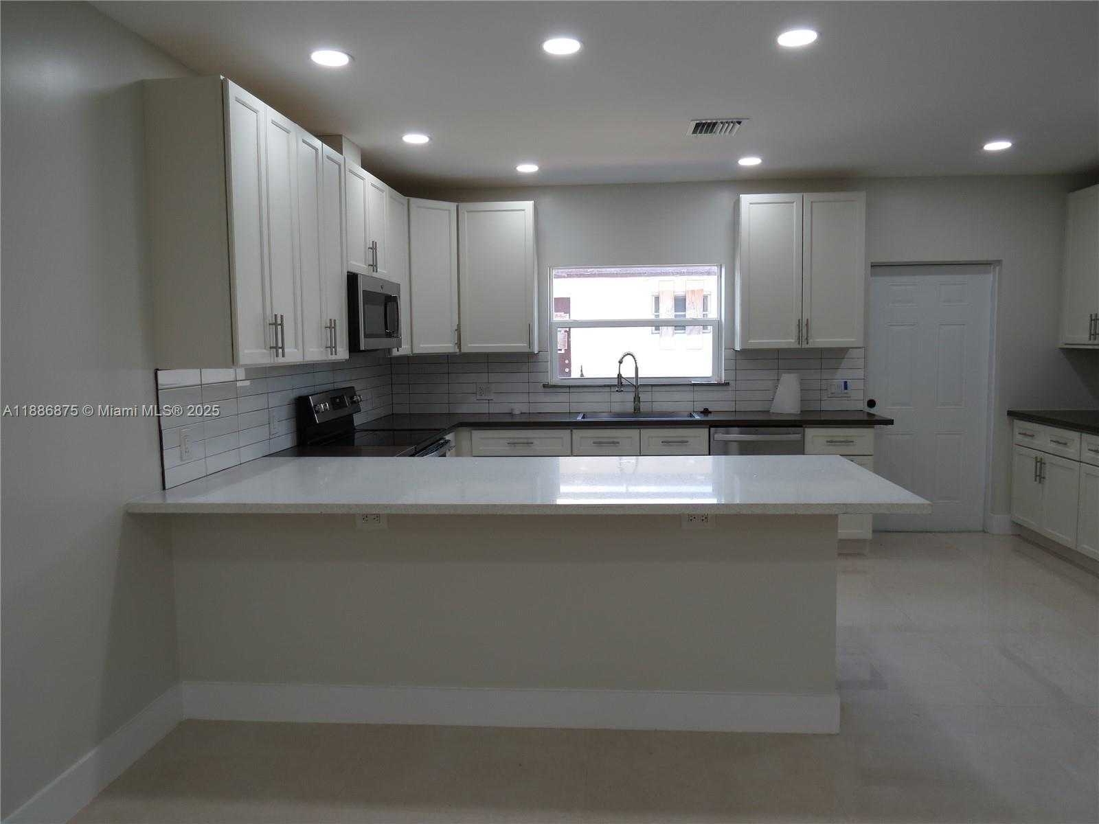 Small Image of 1671 SOUTH WEST 44TH TER #2, Fort Lauderdale Number 17