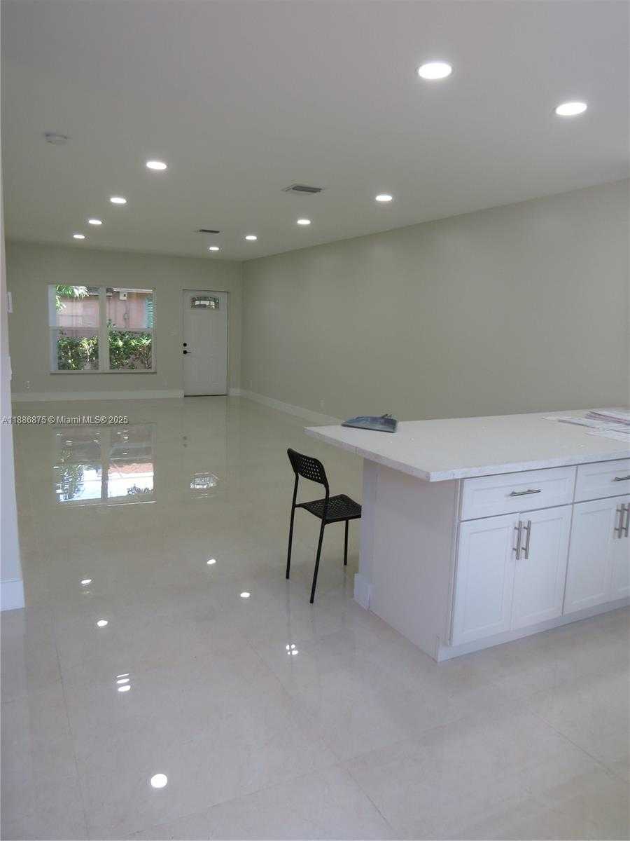 Small Image of 1671 SOUTH WEST 44TH TER #2, Fort Lauderdale Number 37